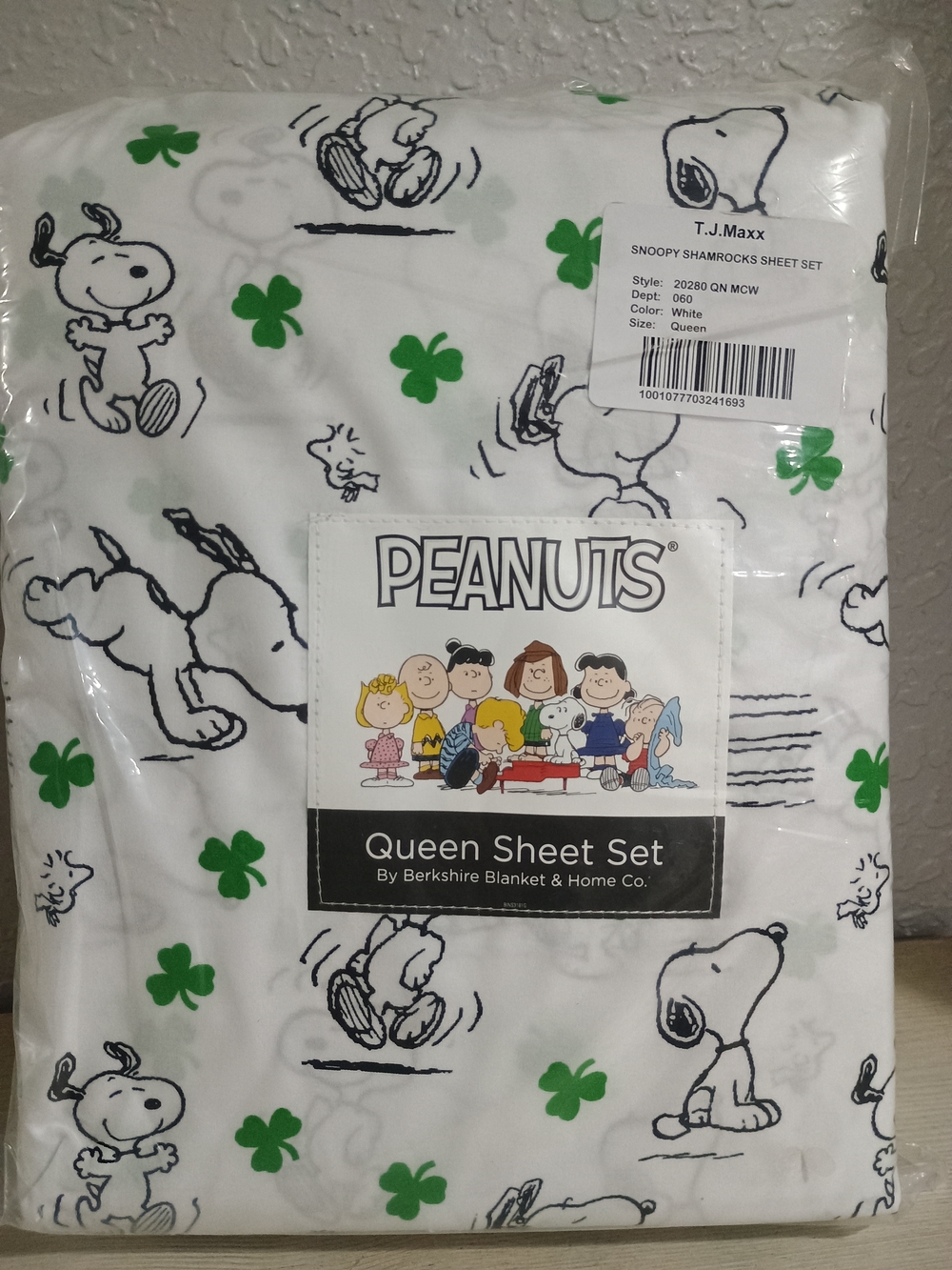 Peanuts Snoopy Shamrock Queen Sheet Set - White & Green